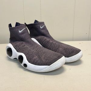 Men’s plum colored Nike bonafide